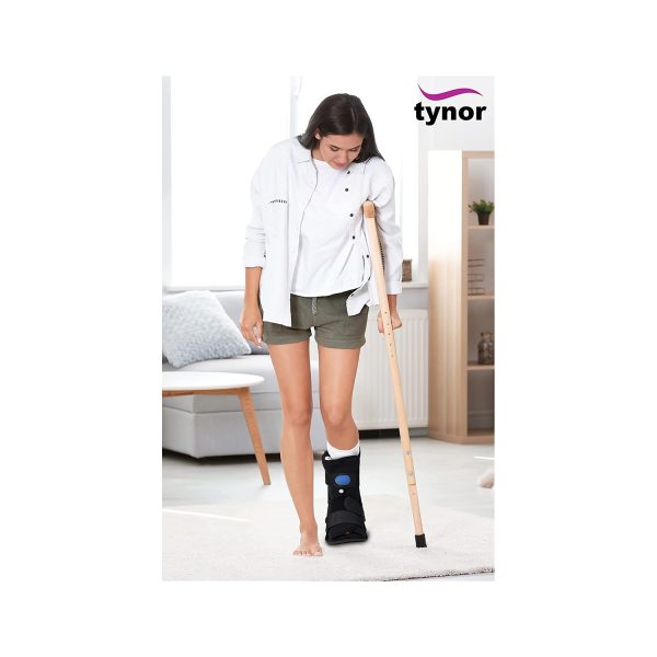 Tynor Walker Boot Air Short